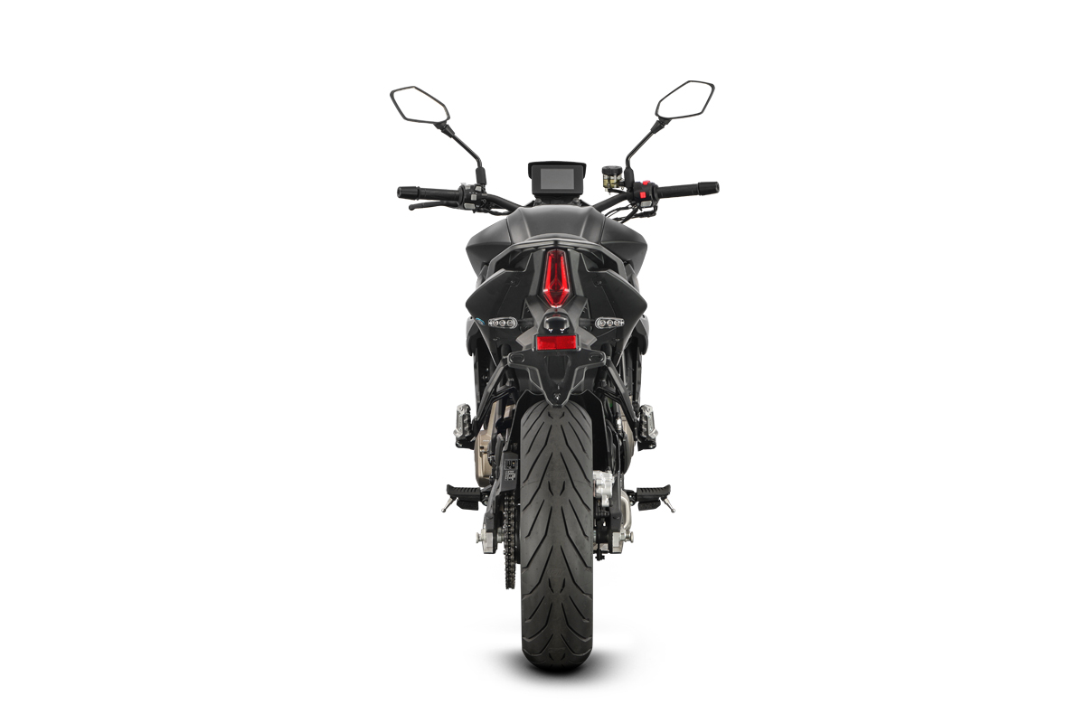 qjmotor srk 700 naked motocykl