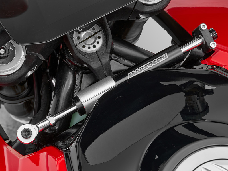 QJMOTOR SRK 921 motocykl naked amortyzator skrętu